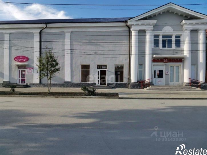 Торговое помещение улица Луначарского, 37,  д. 37