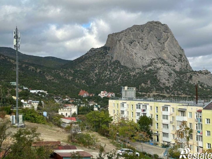 2-комн квартира улица Шаляпина, 18,  д. 18