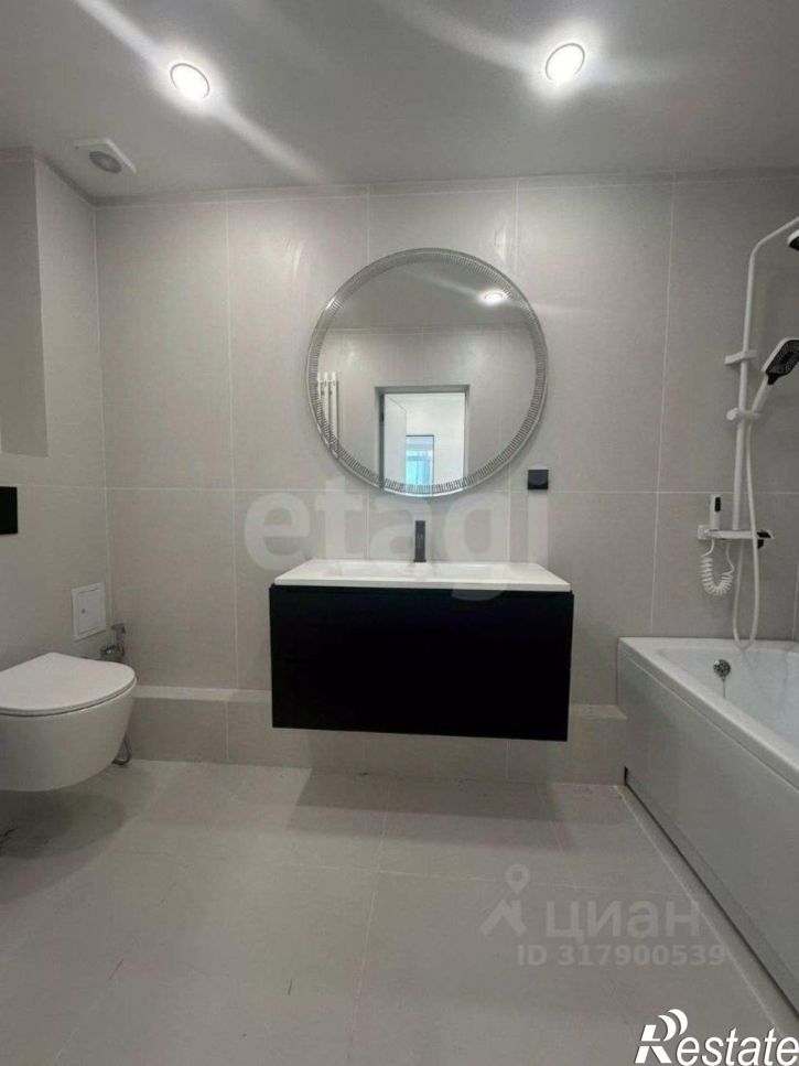 3-комн квартира ул Хрусталева, 137,  д. 137