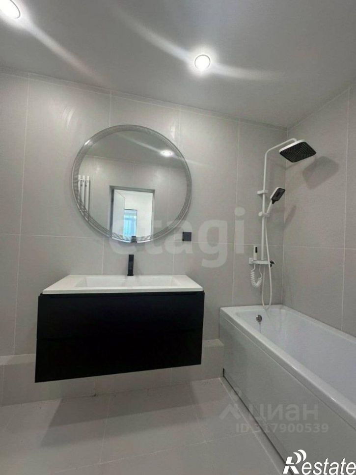 3-комн квартира ул Хрусталева, 137,  д. 137