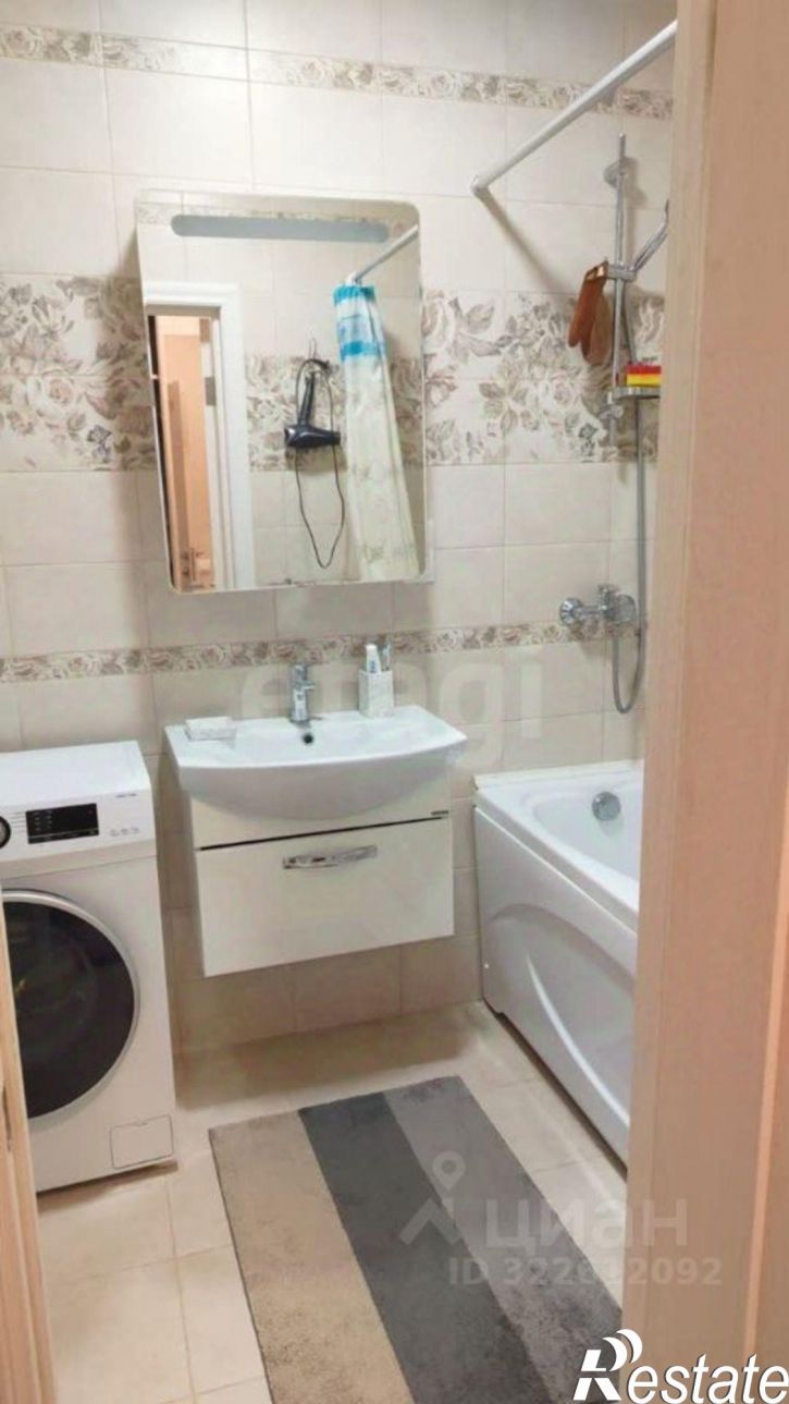 3-комн квартира улица Авроры, 44,  д. 44