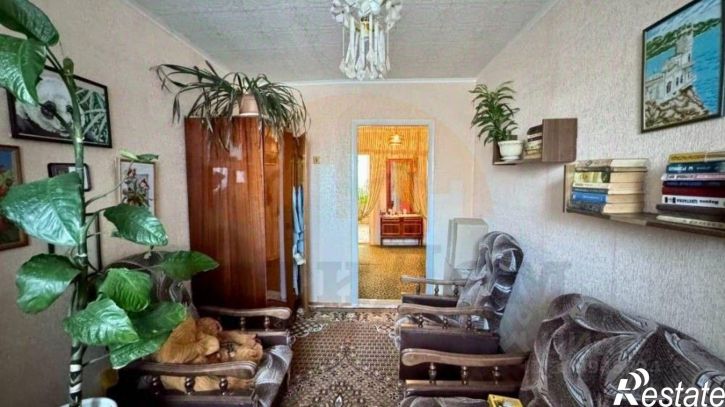 4-комн квартира улица Мира, 27А,  д. 27А