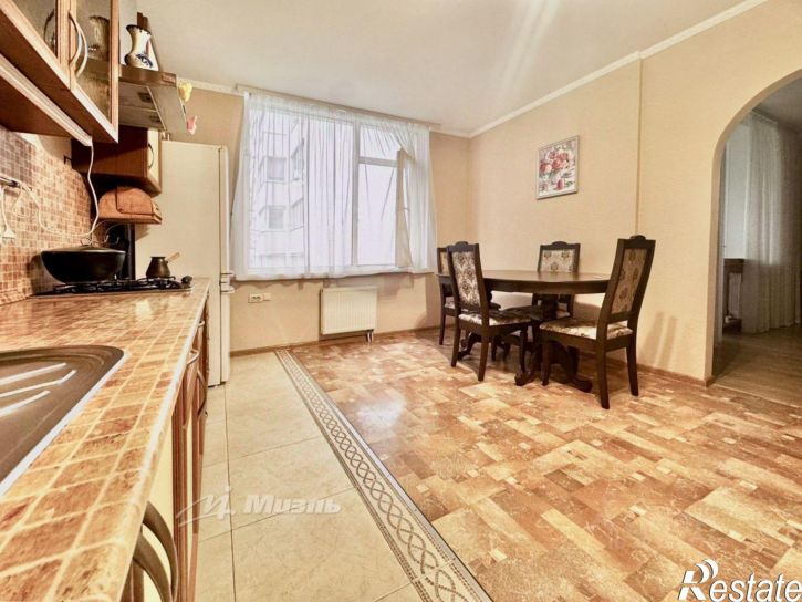 2-комн квартира пр-кт Победы, 44,  д. 44