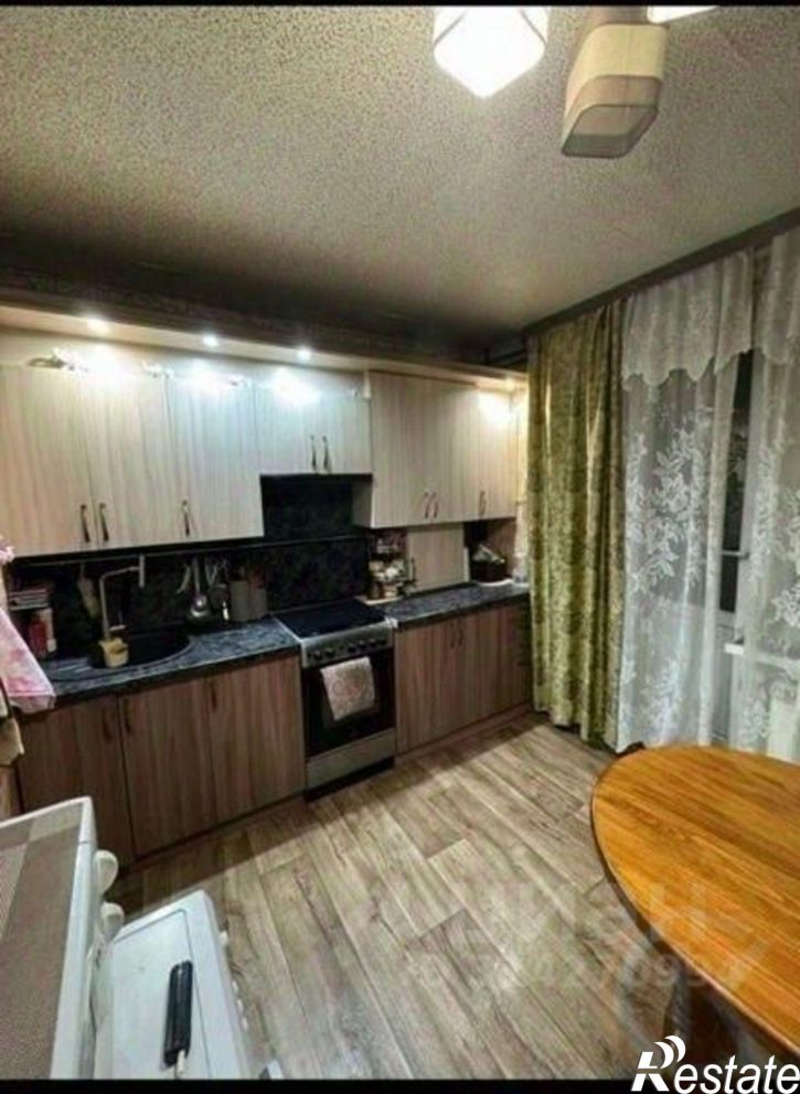 3-комн квартира улица Лобозова, 11,  д. 11