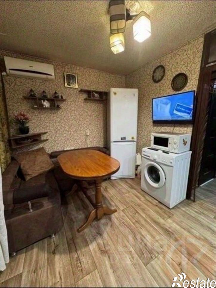 3-комн квартира улица Лобозова, 11,  д. 11