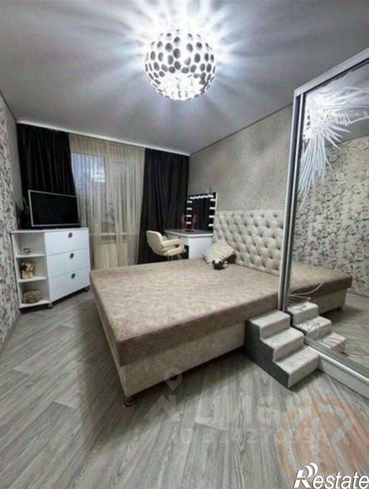 3-комн квартира улица Лобозова, 11,  д. 11