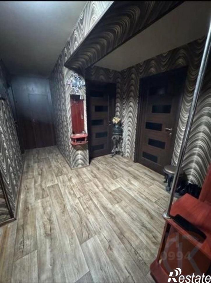 3-комн квартира улица Лобозова, 11,  д. 11