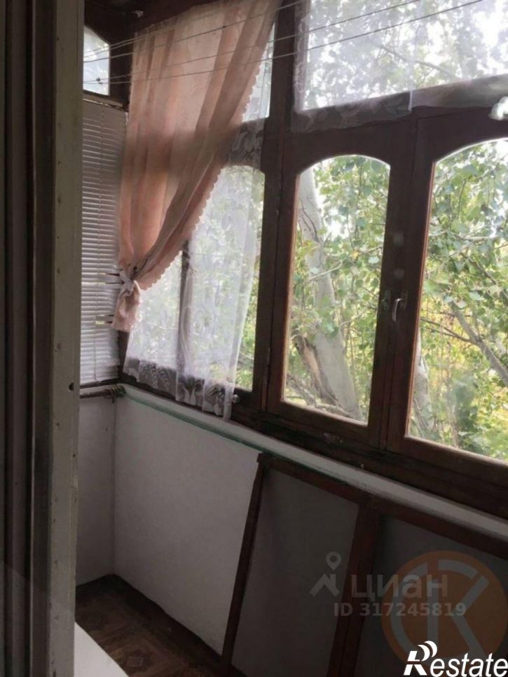 2-комн квартира мкр 8, 2,  д. 2