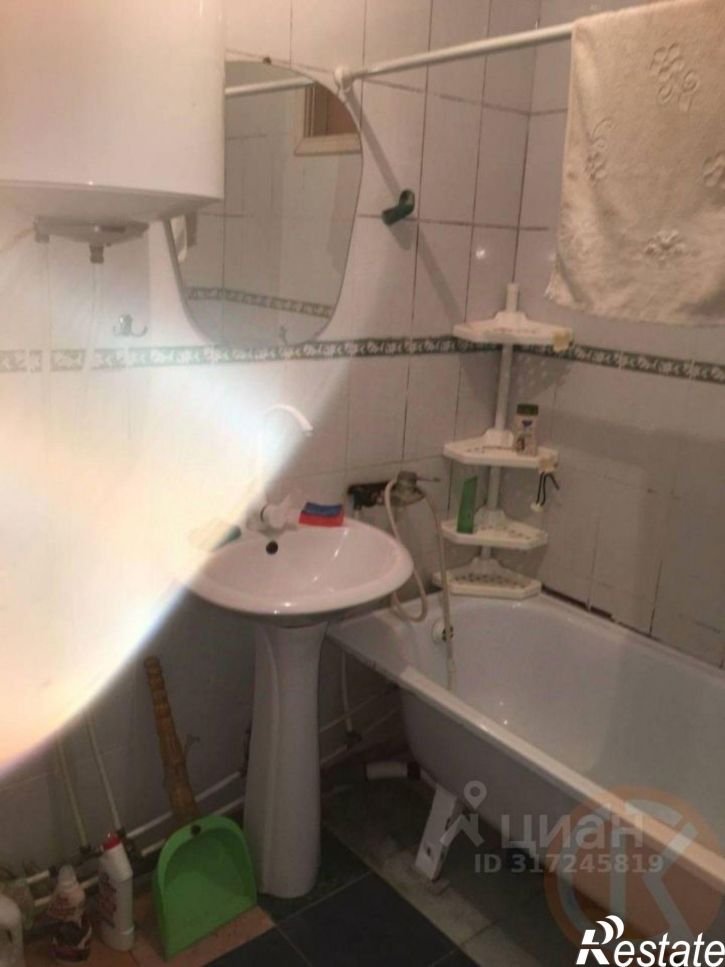 2-комн квартира мкр 8, 2,  д. 2