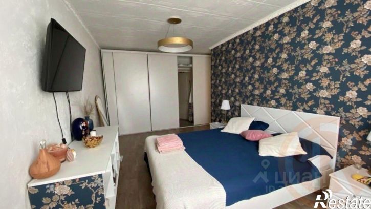 3-комн квартира улица Иванищева, 15,  д. 15