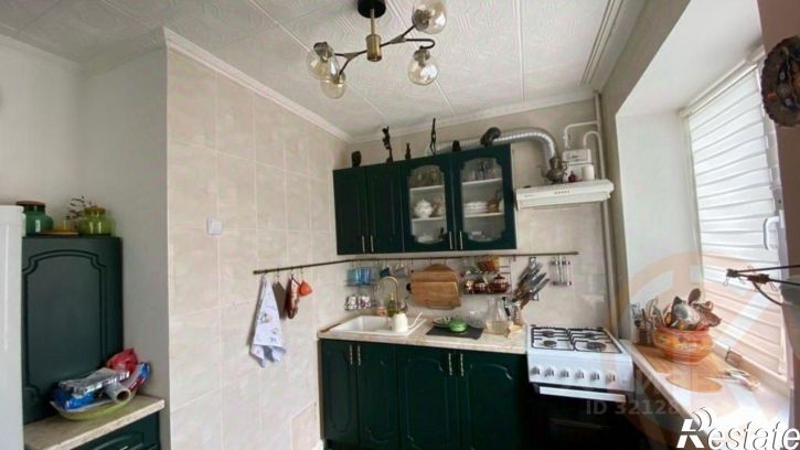 3-комн квартира улица Иванищева, 15,  д. 15