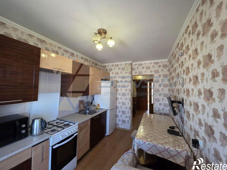 2-комн квартира улица Астана Кесаева, 14В,  д. 14В