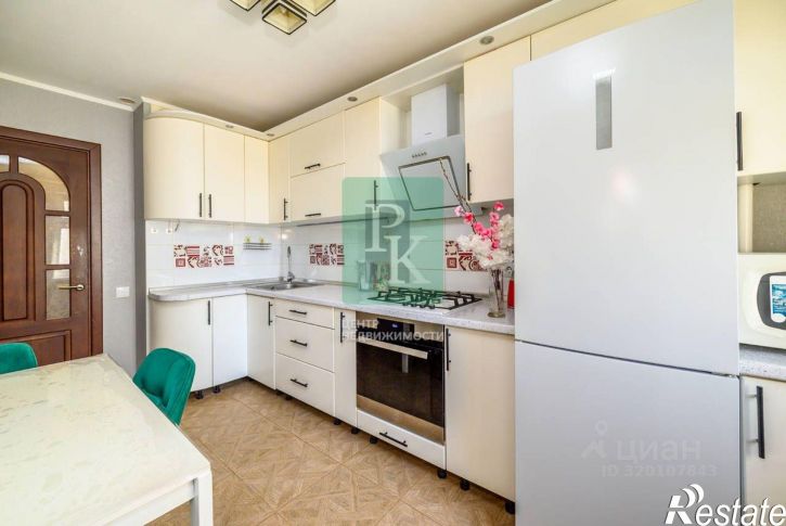 3-комн квартира ул Колобова, 18,  д. 18