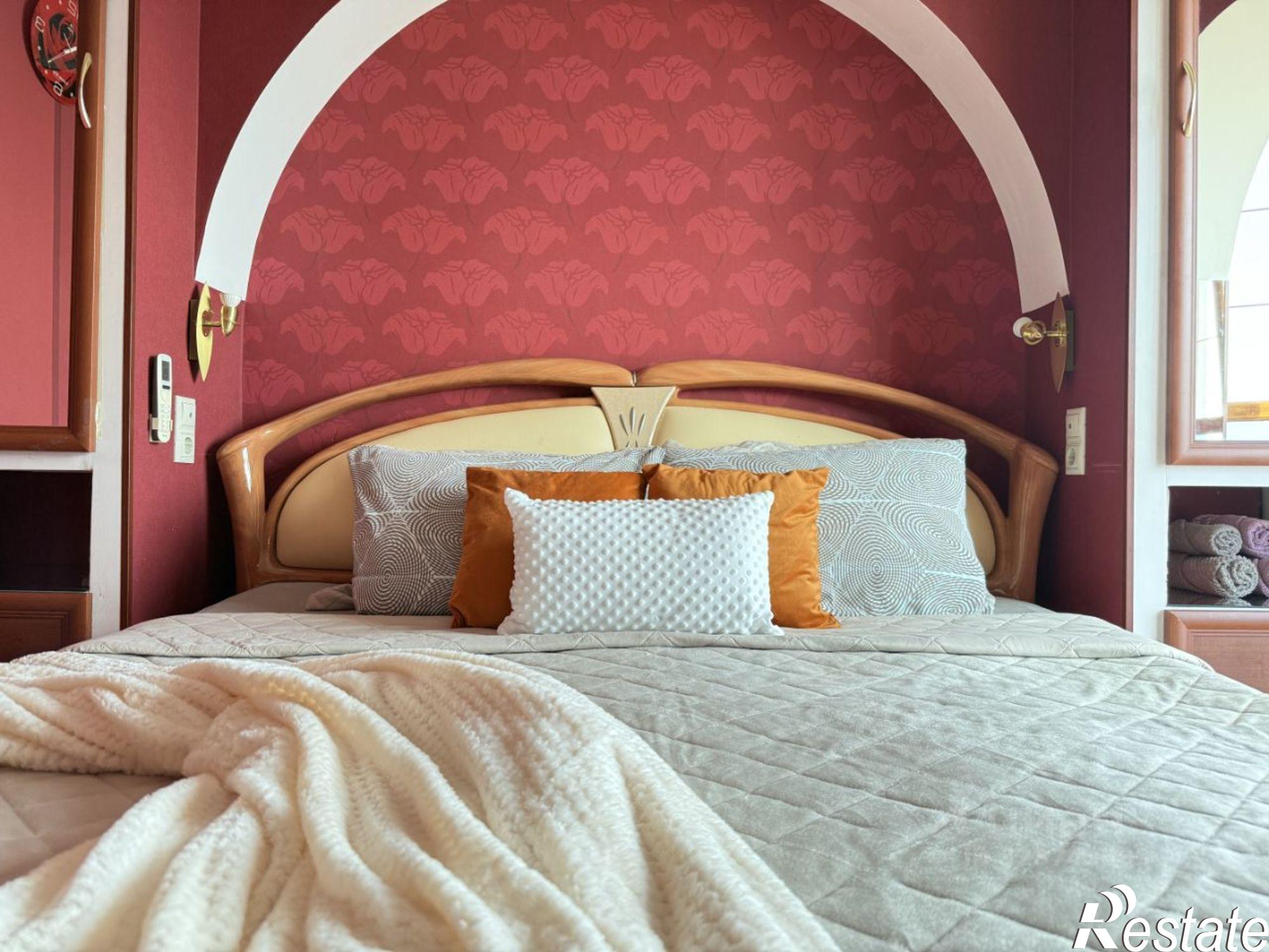 Сдать квартиру за 65 000 рублей на пр-кт Октябрьской революции, 32