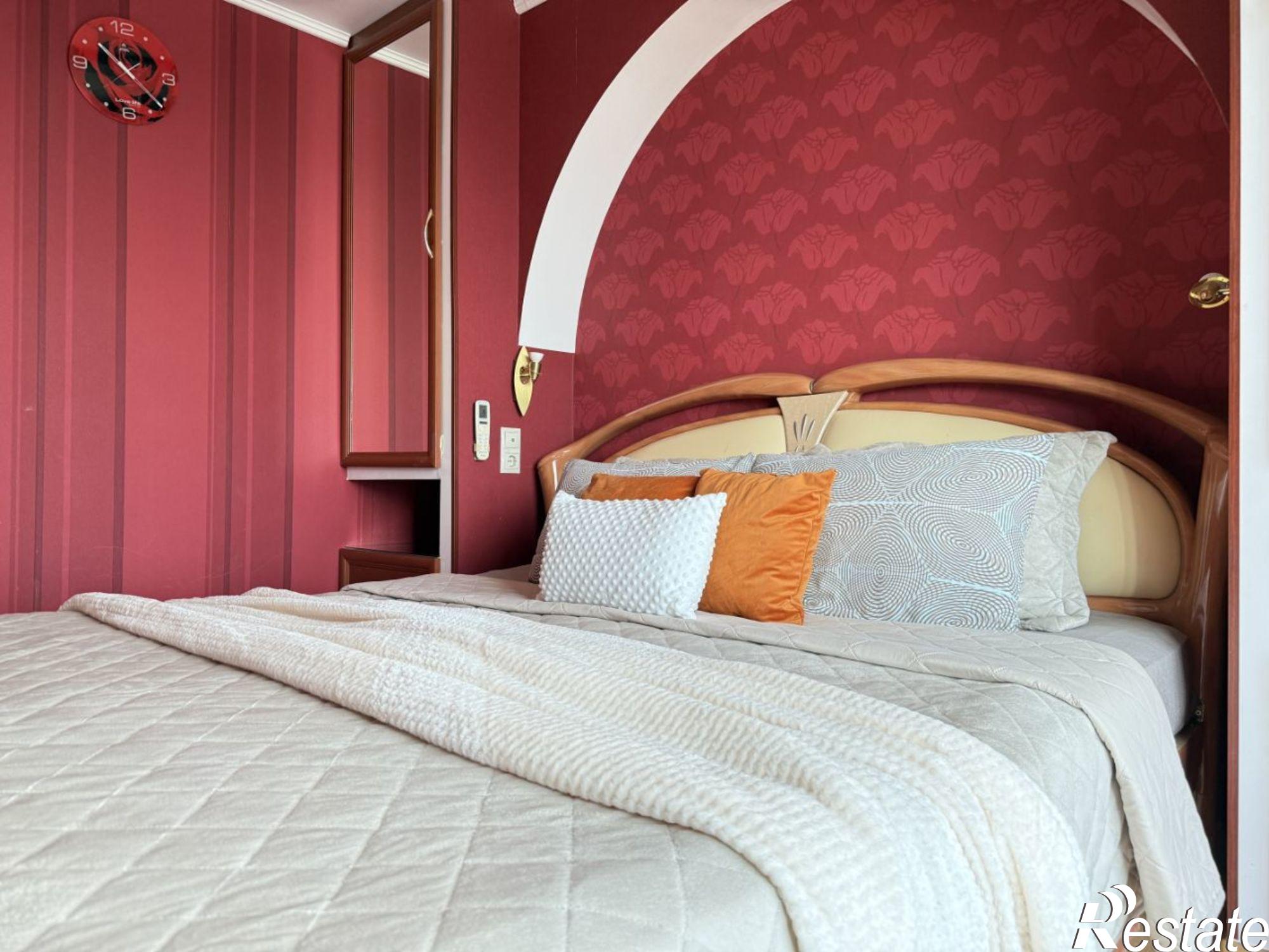 Сдать квартиру за 65 000 рублей на пр-кт Октябрьской революции, 32