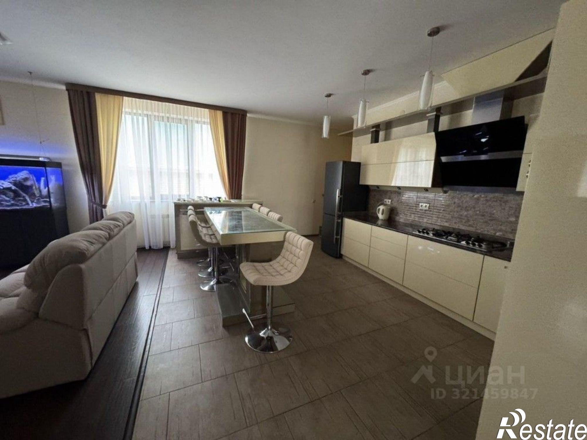 Сдать дачу, дом, коттедж за 280 000 рублей на ул Феодосийская, 36