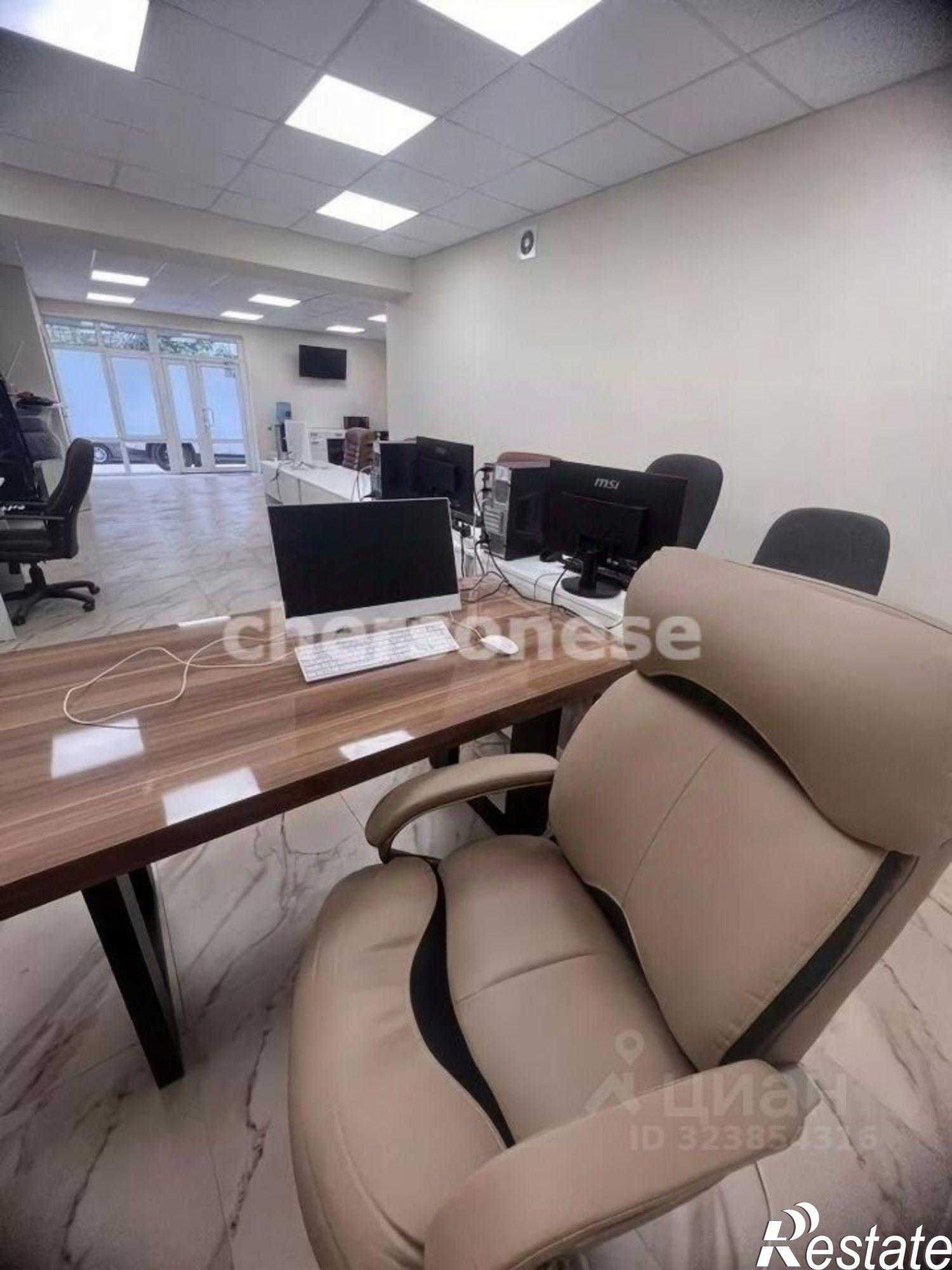 Купить помещение свободного назначения за 8 300 030 рублей на улица Вакуленчука, 53/10