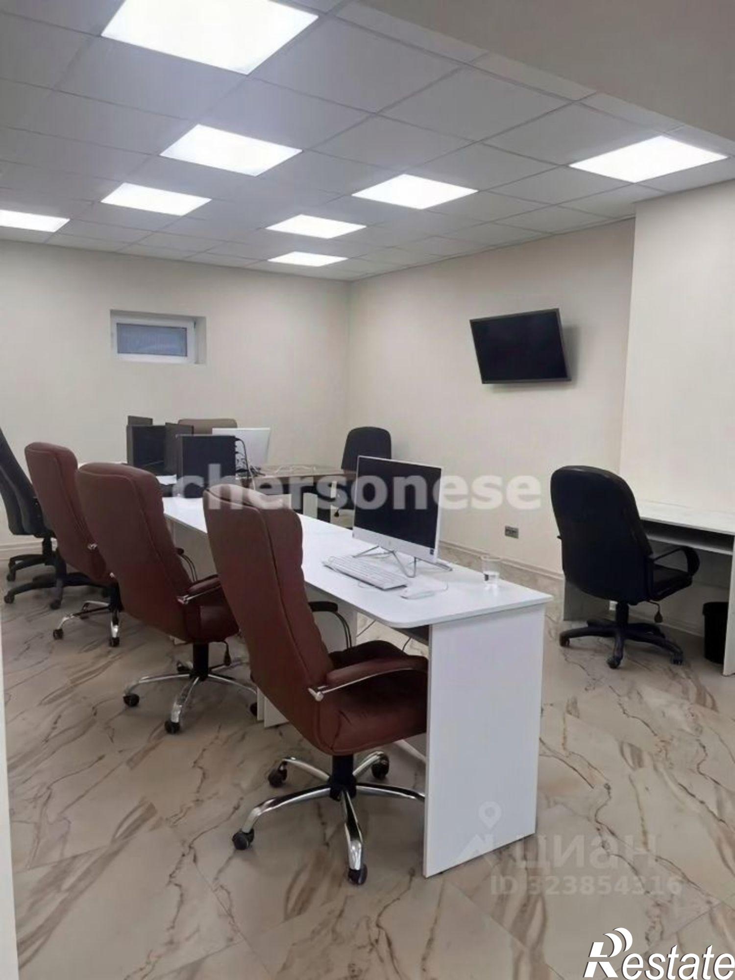 Купить помещение свободного назначения за 8 300 030 рублей на улица Вакуленчука, 53/10