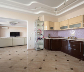 4-комн, 182кв м, этаж 4/8 Южнобережное шоссе, 3