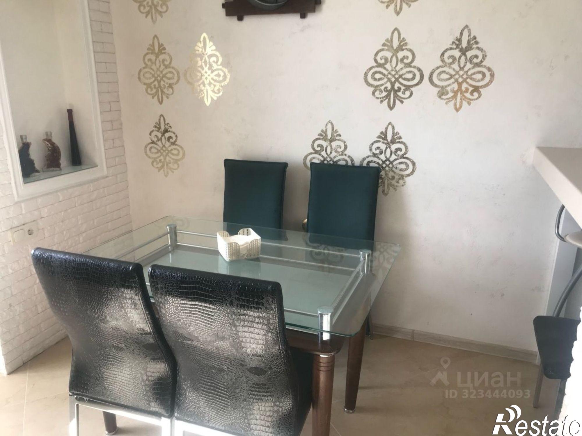 Сдать квартиру за 65 000 рублей на проспект Генерала Острякова, 205