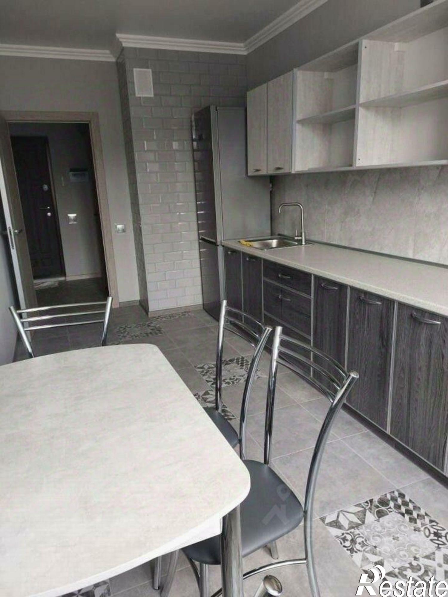 Сдать квартиру за 45 000 рублей на улица Горпищенко, 145 к3