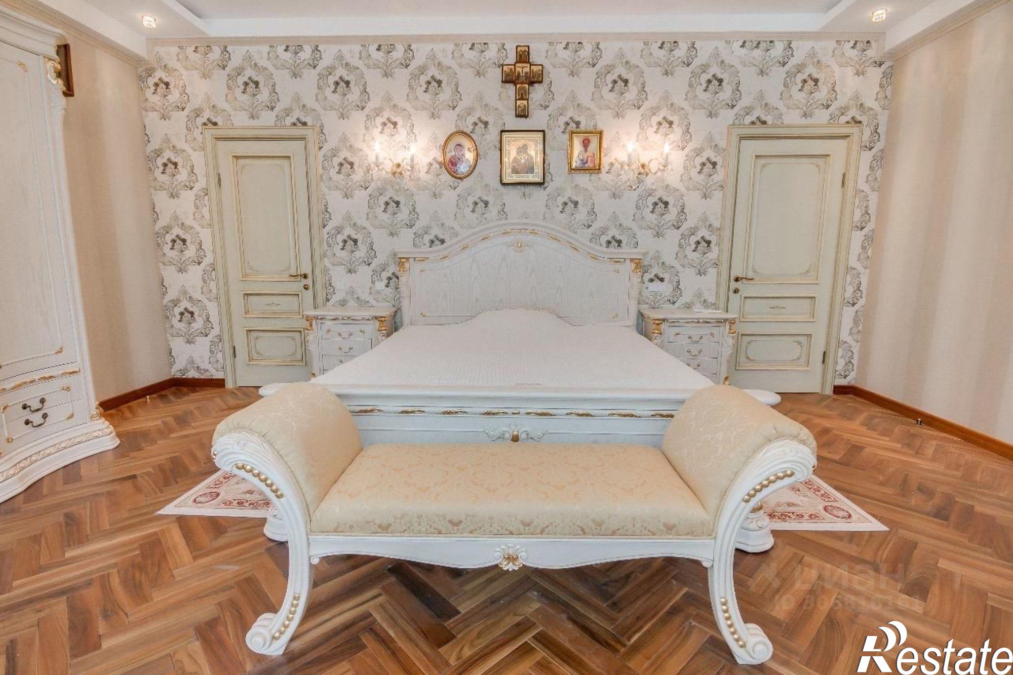 Купить квартиру за 35 800 000 рублей на Ялтинская, 16