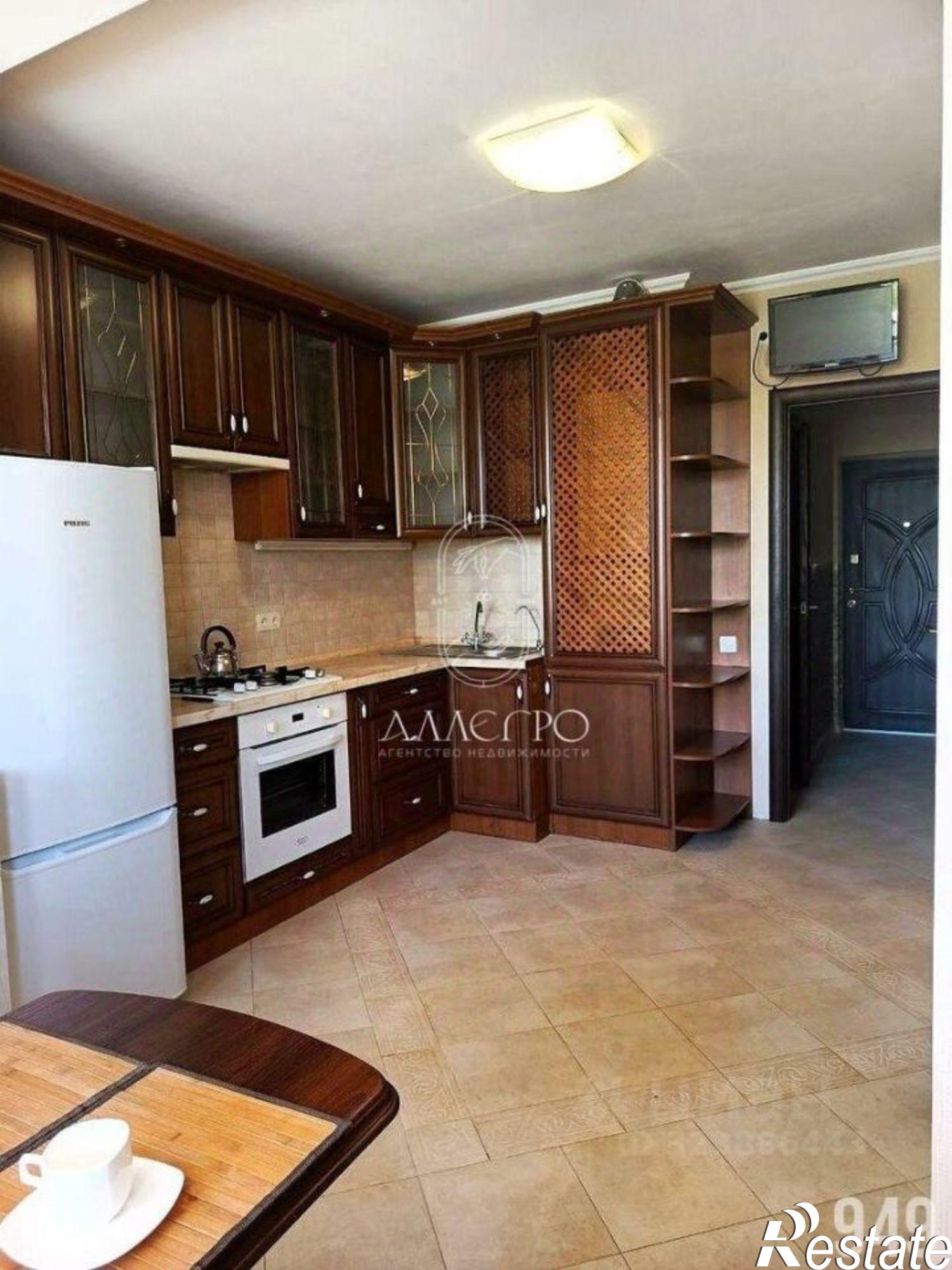 Сдать квартиру за 40 000 рублей на Античный пр-кт, 18