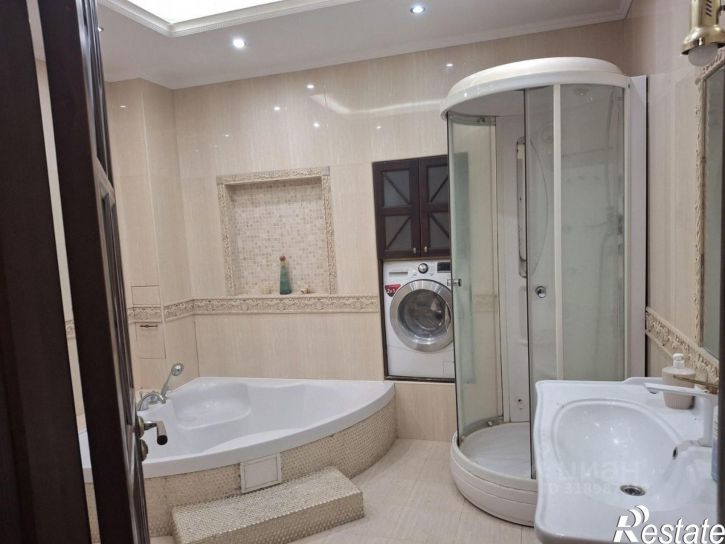 3-комн квартира улица Генерала Петрова, 19,  д. 19