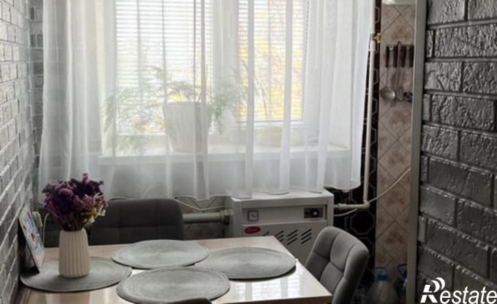 3-комн квартира Строительная улица, 3,  д. 3