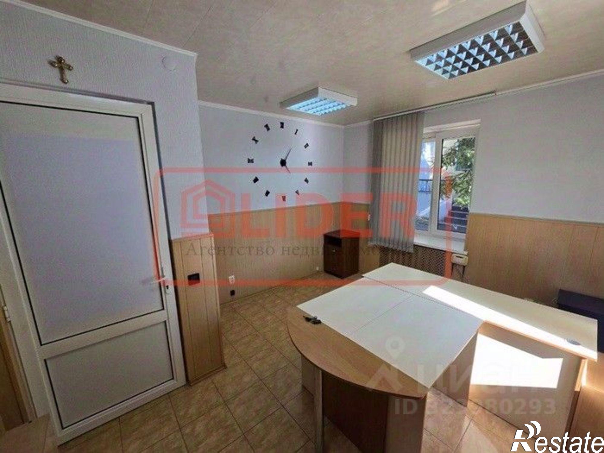 Сдать офис, помещение под офис за 17 000 рублей на ул Большая Морская, 44а