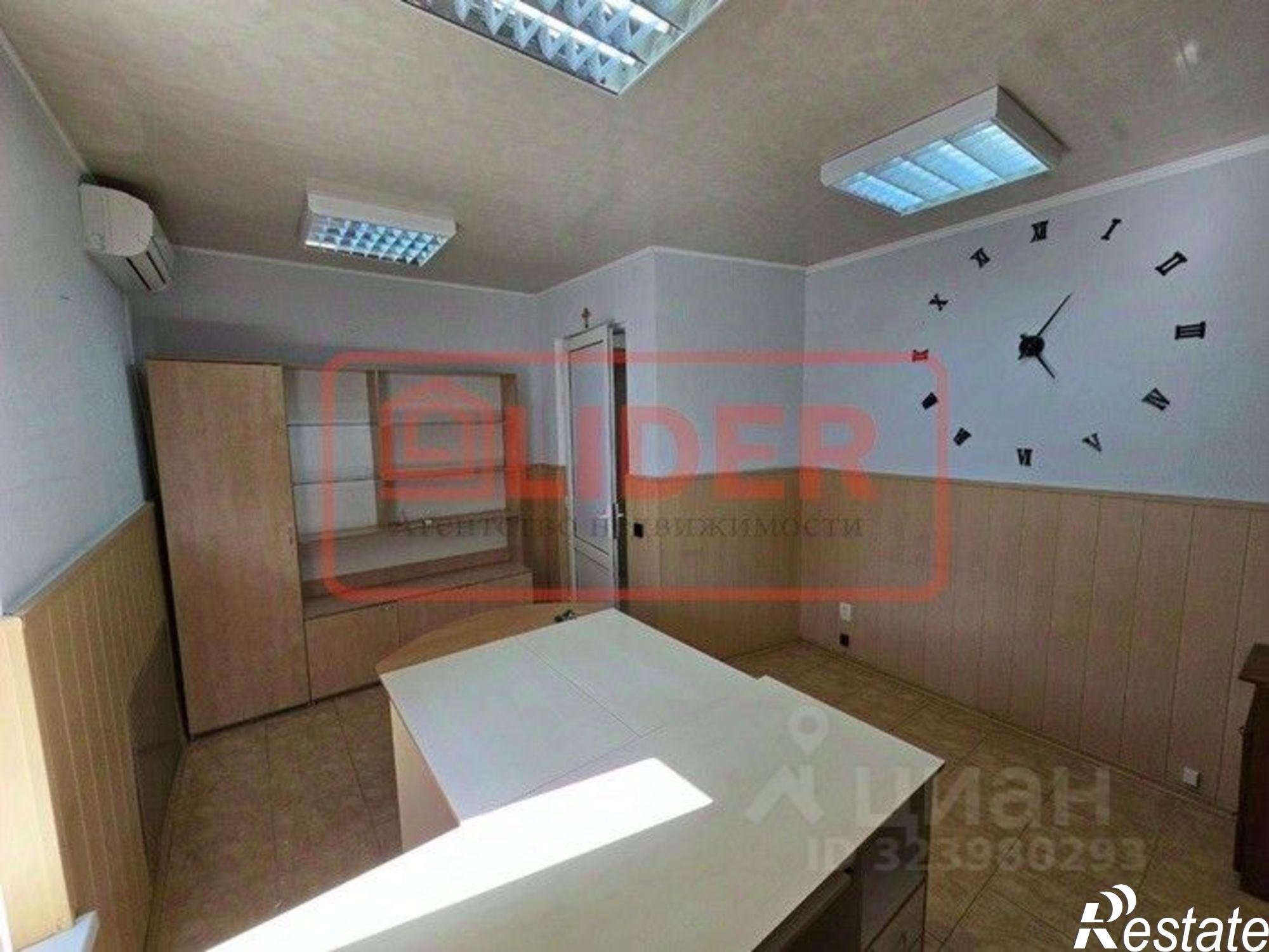 Сдать офис, помещение под офис за 17 000 рублей на ул Большая Морская, 44а