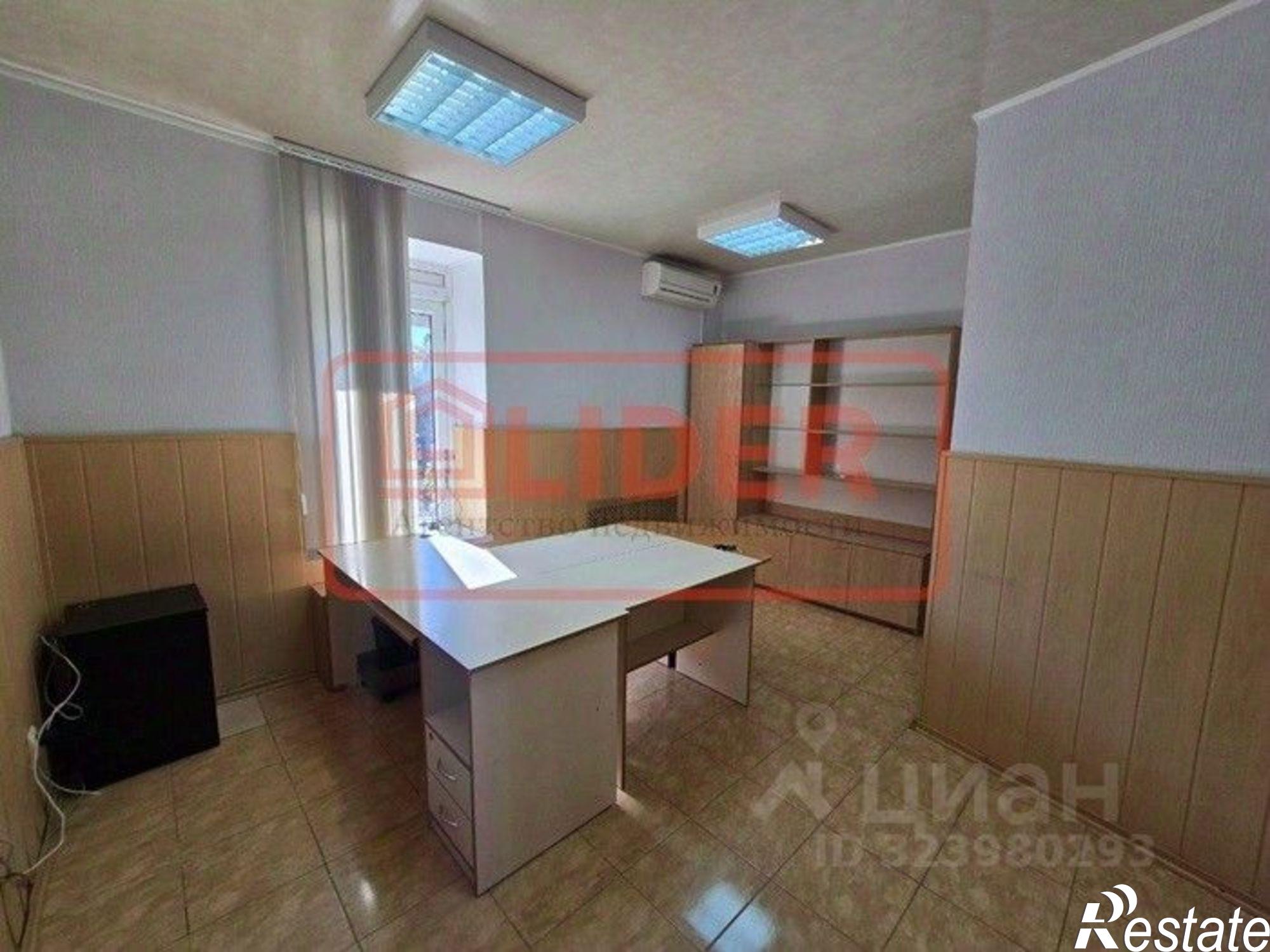 Сдать офис, помещение под офис за 17 000 рублей на ул Большая Морская, 44а