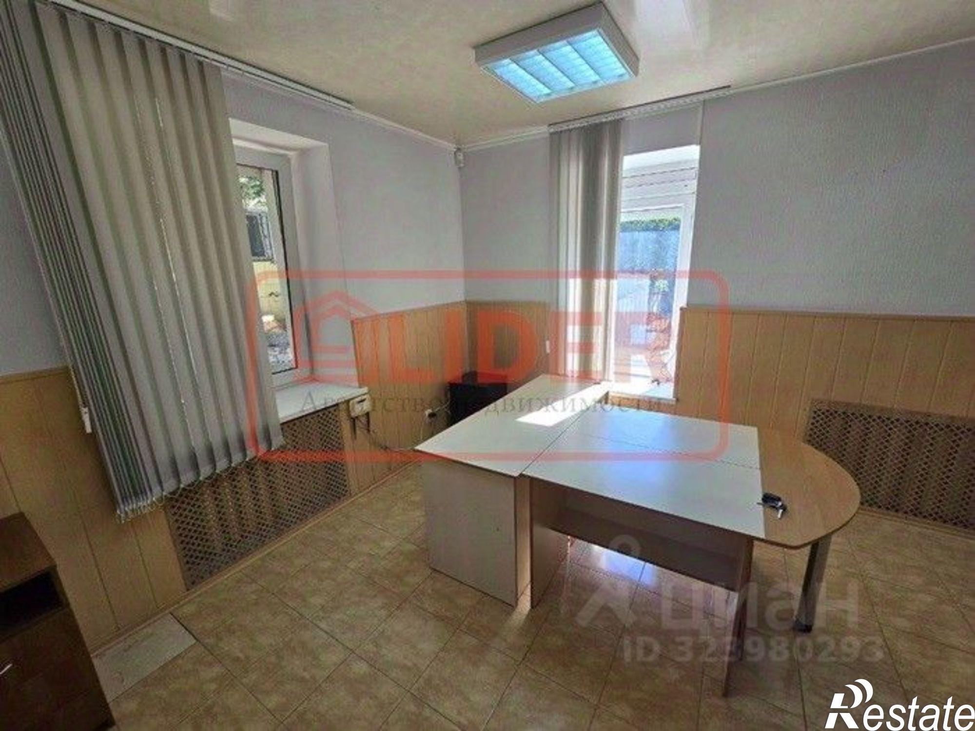 Сдать офис, помещение под офис за 17 000 рублей на ул Большая Морская, 44а