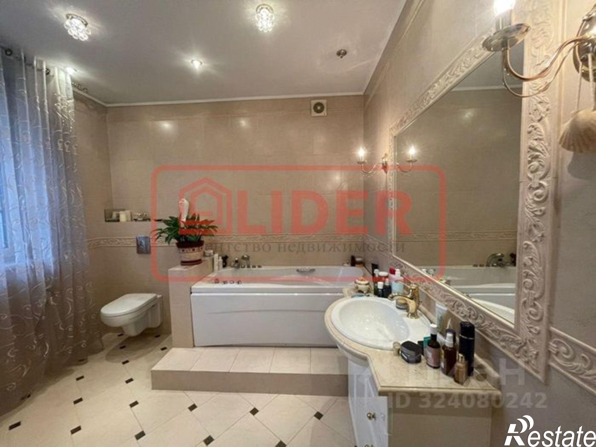 Купить квартиру за 30 000 000 рублей на Большая Морская улица, 22