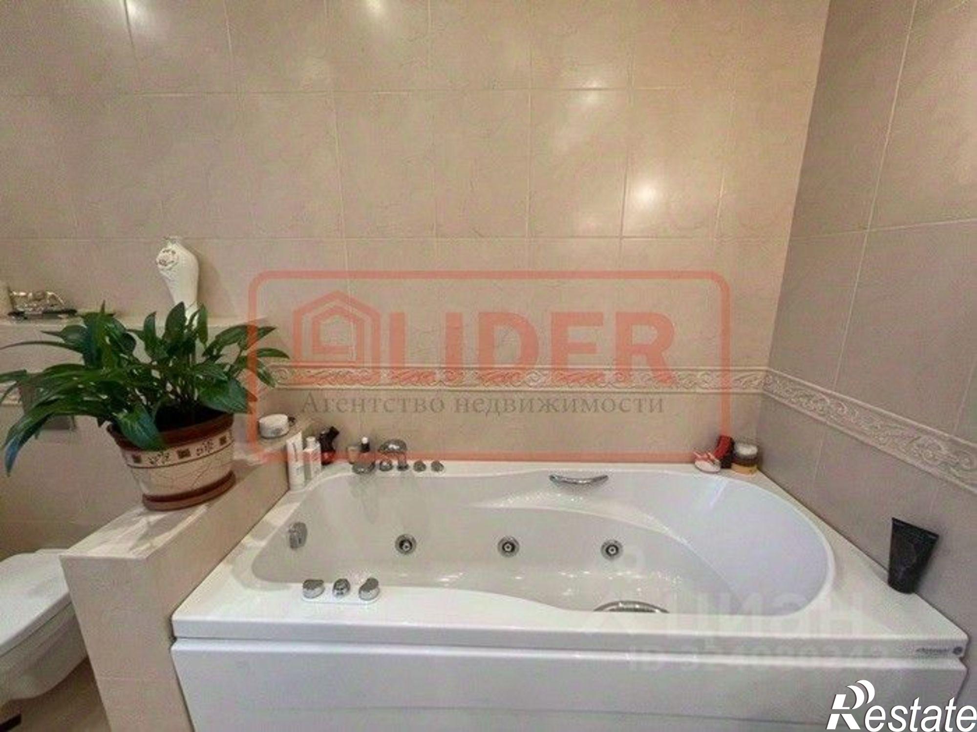 Купить квартиру за 30 000 000 рублей на Большая Морская улица, 22