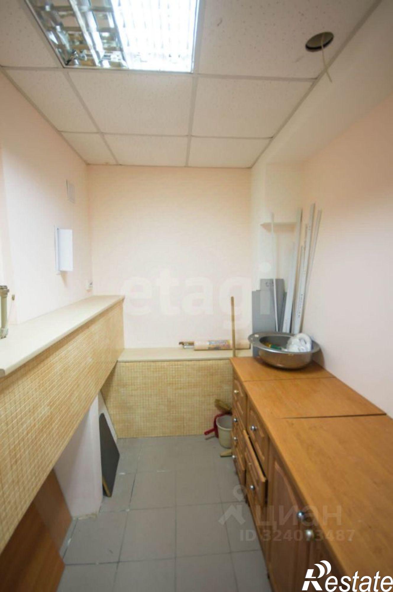 Купить помещение свободного назначения за 10 000 100 рублей на улица Лизы Чайкиной, 76