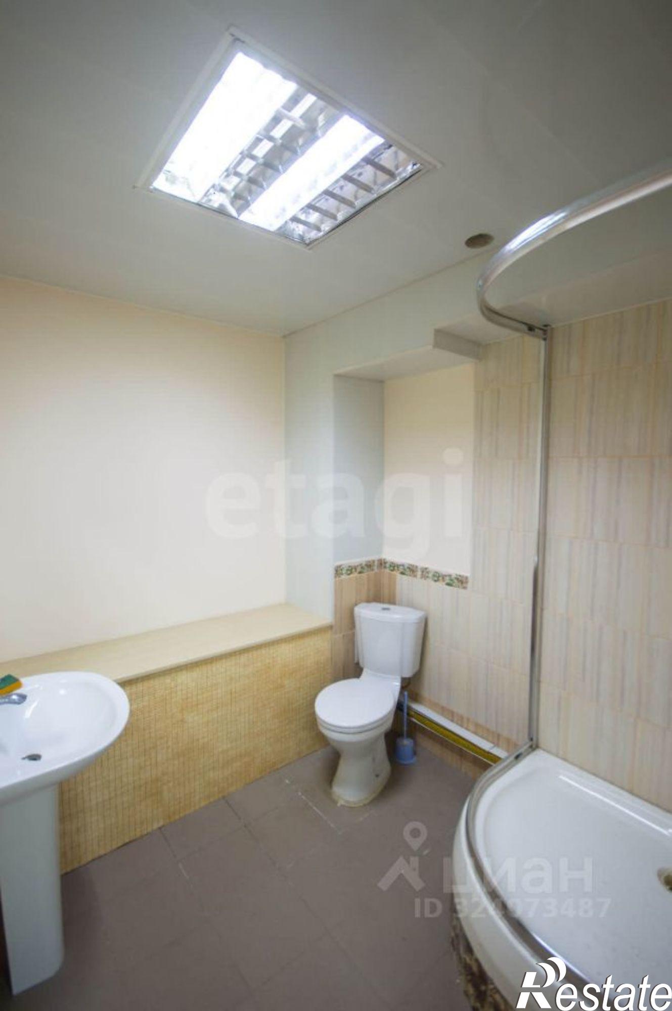 Купить помещение свободного назначения за 10 000 100 рублей на улица Лизы Чайкиной, 76