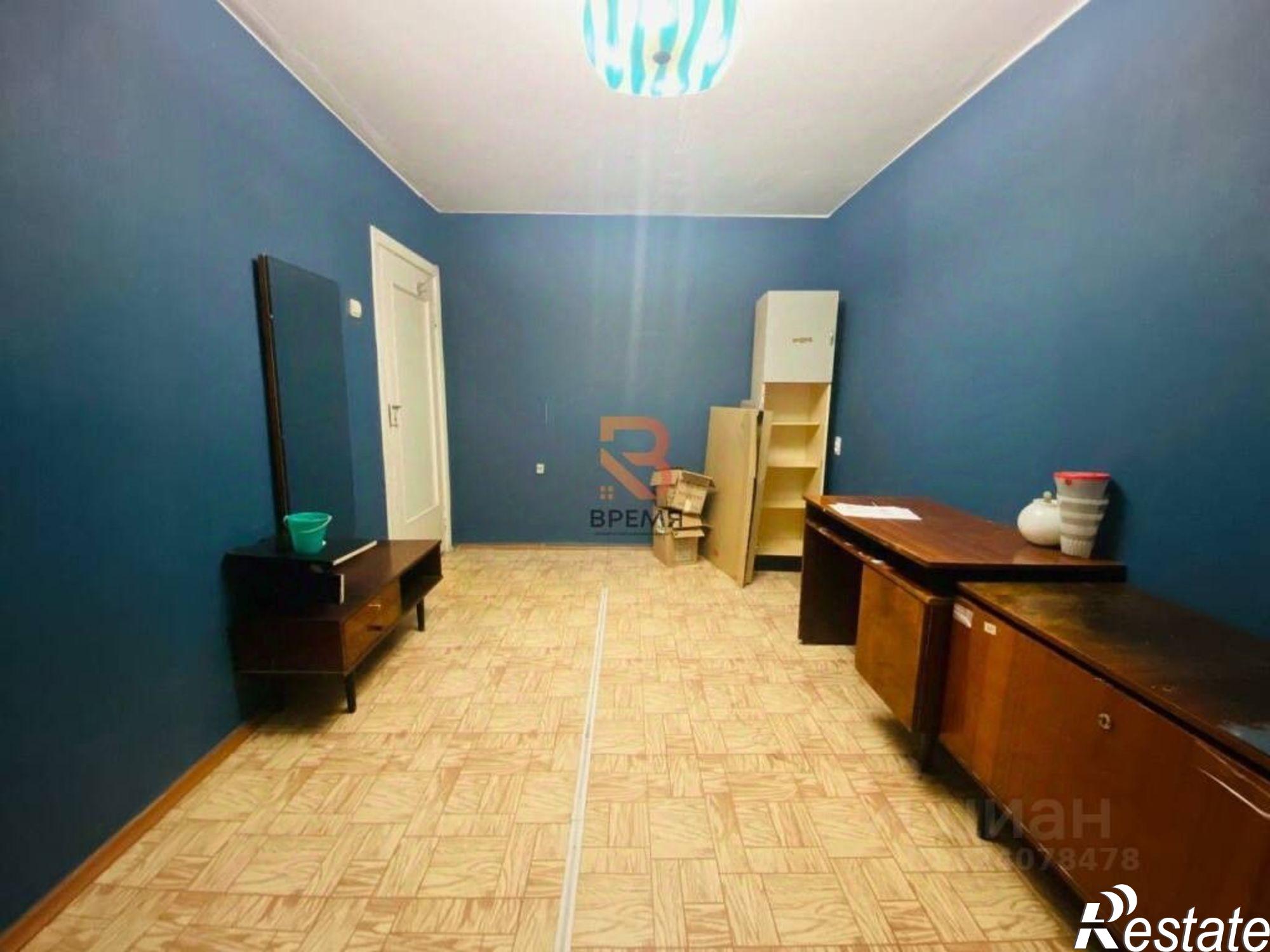 Купить квартиру за 9 850 000 рублей на ул Хрусталева, 73