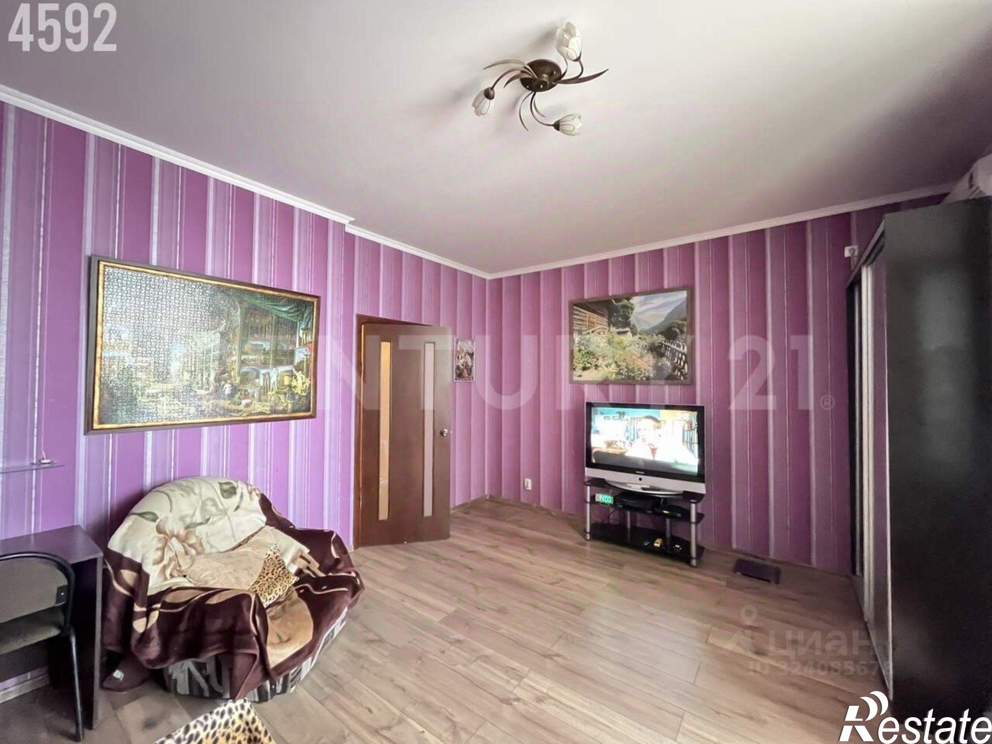 Сдать квартиру за 33 000 рублей на ул Комбрига Потапова, 12