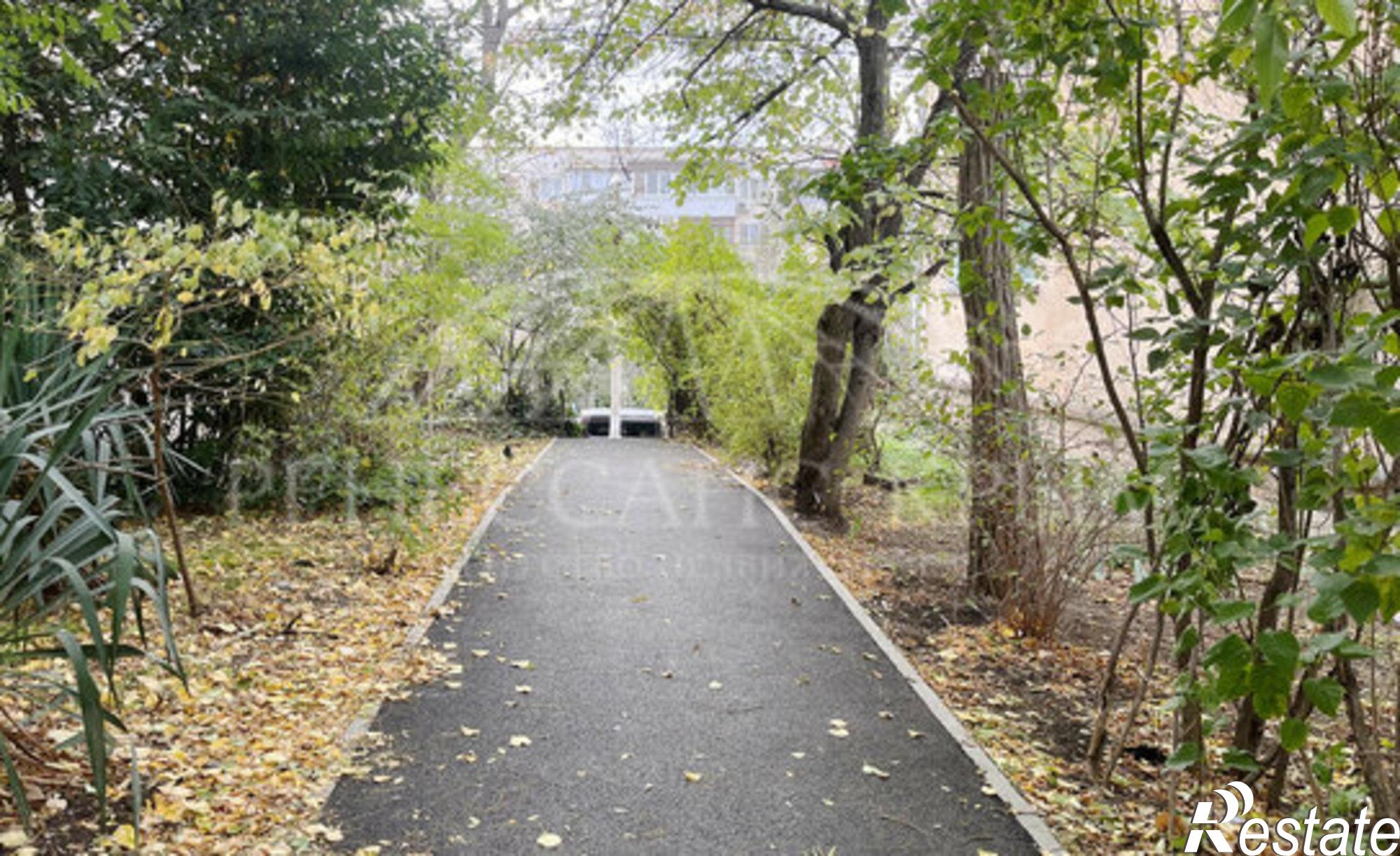 Купить квартиру за 15 990 000 рублей на улица Очаковцев, 39