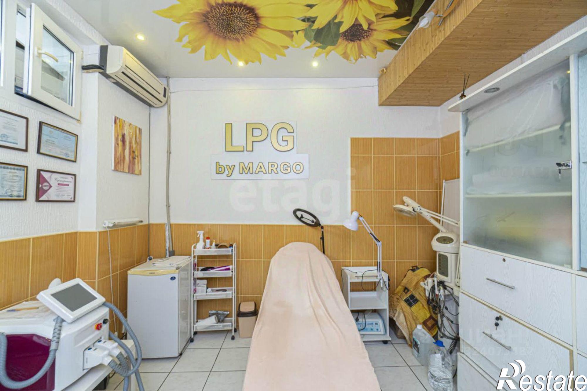 Купить помещение свободного назначения за 16 743 000 рублей на ул Александра Косарева, 2