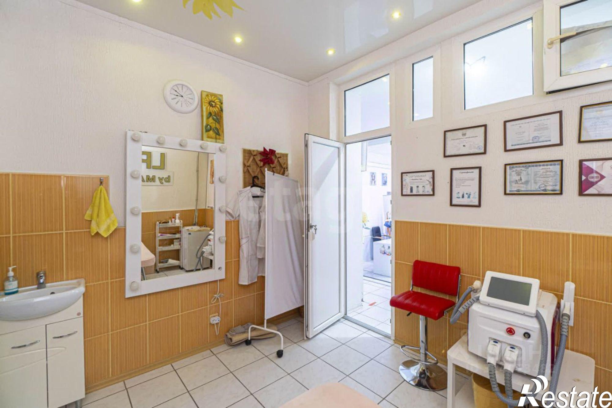 Купить помещение свободного назначения за 16 743 000 рублей на ул Александра Косарева, 2