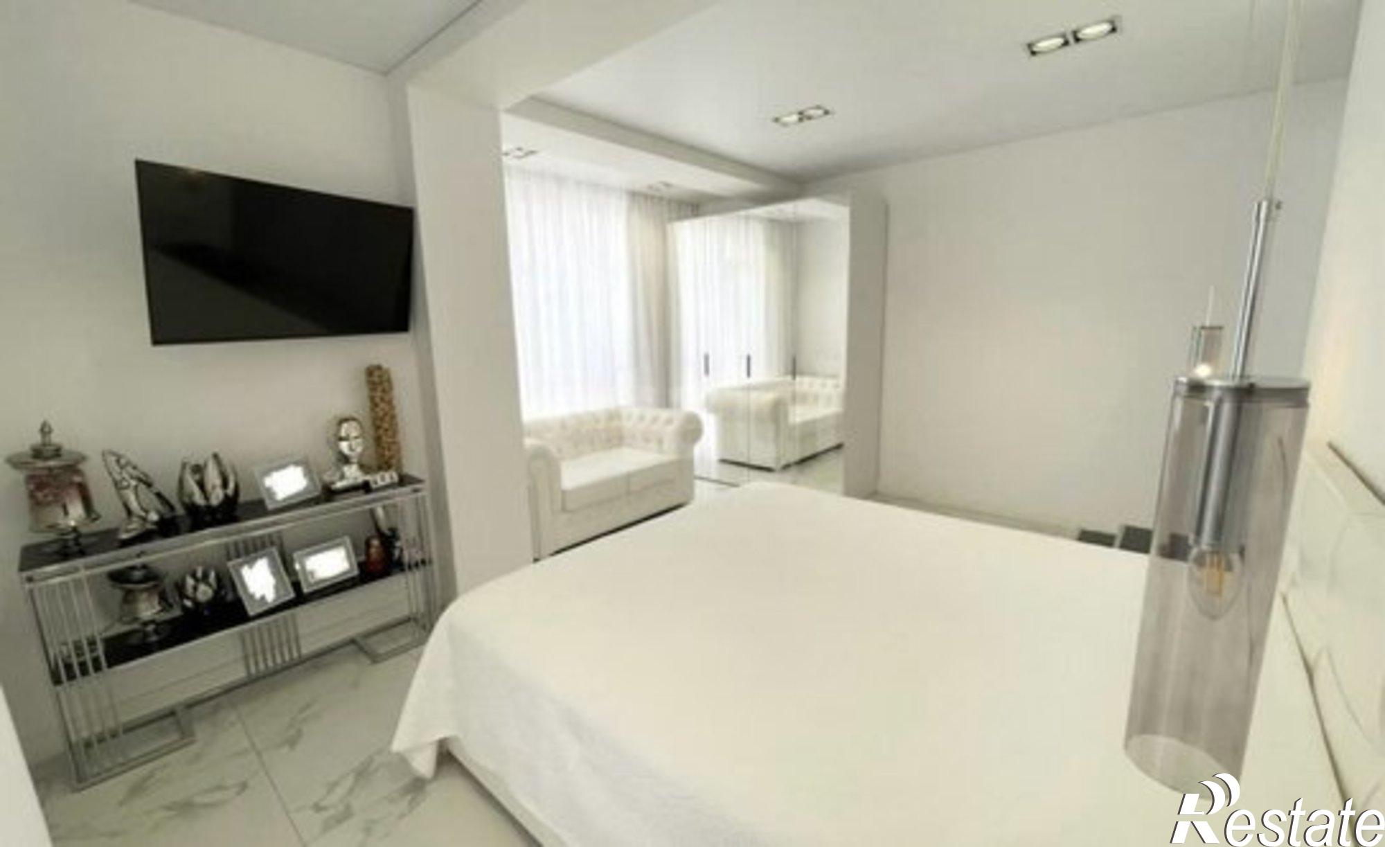 Купить квартиру за 12 800 000 рублей на ул Челнокова, 17 2б