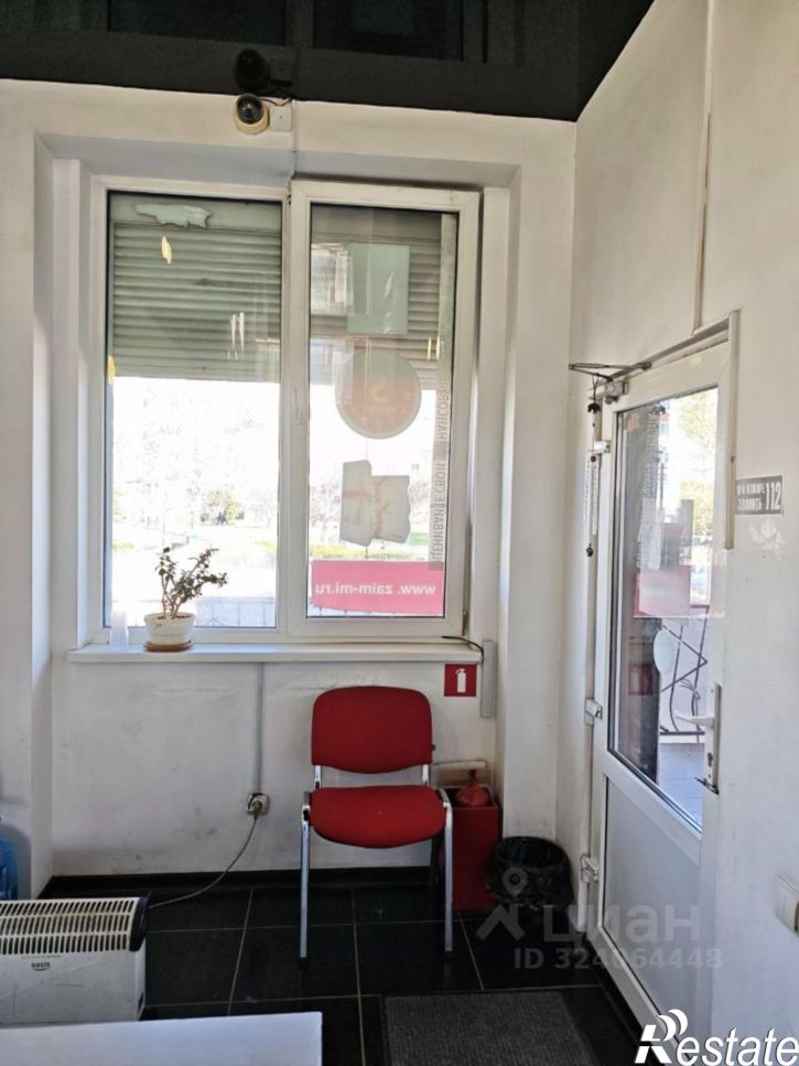 Торговое помещение пр-кт Октябрьской революции, 32в,  д. 32в