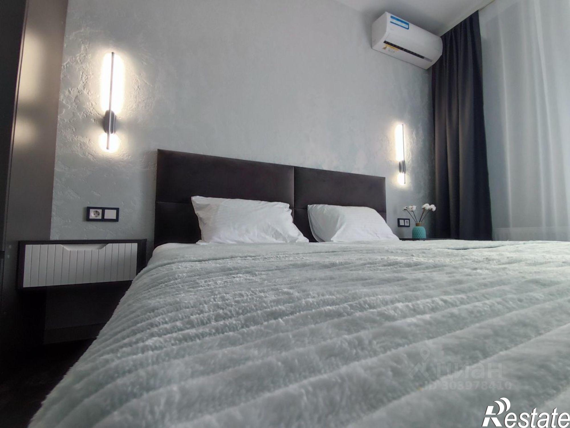 Сдать квартиру за 60 000 рублей на улица Лётчиков, 10