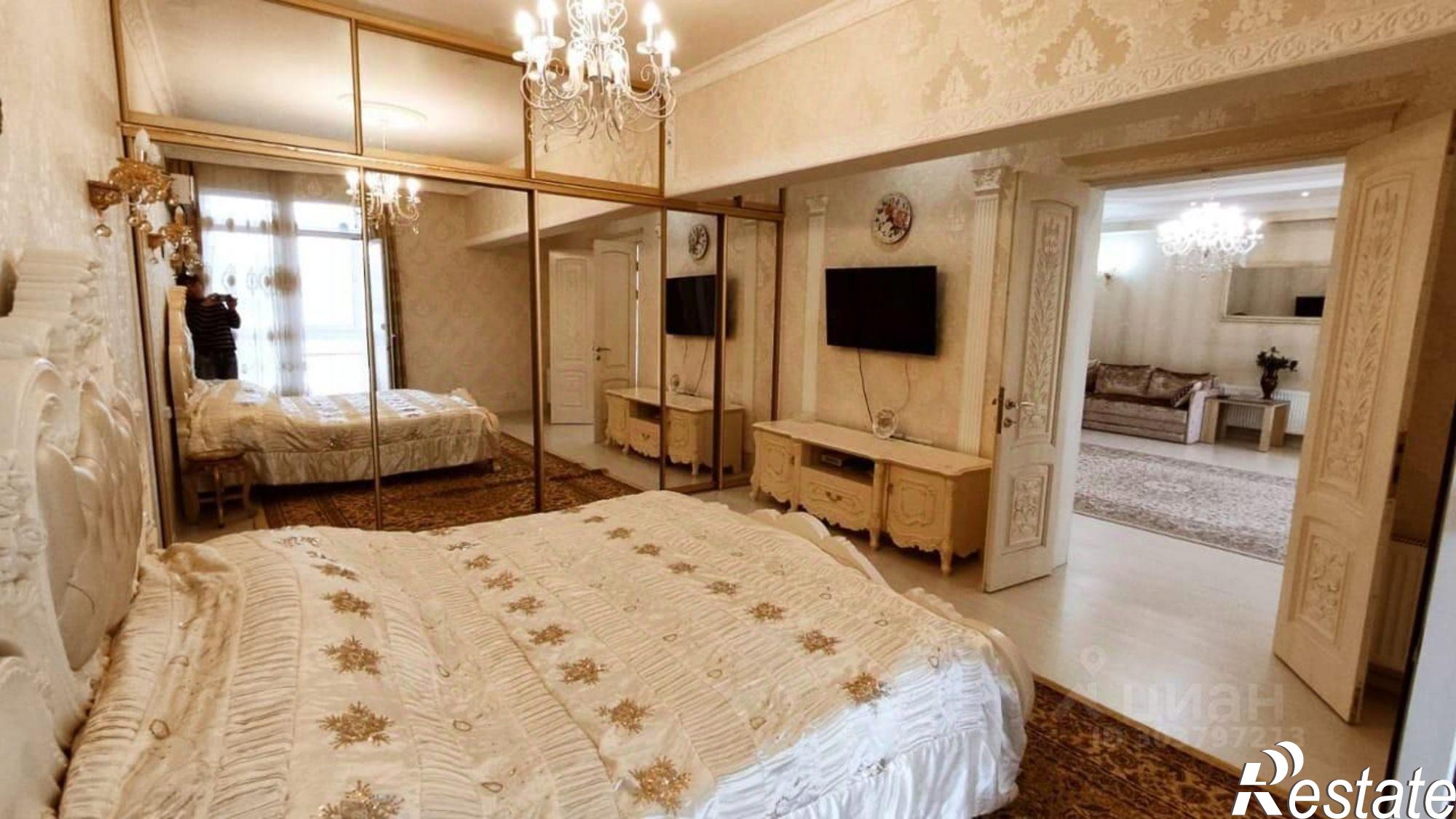 Сдать квартиру за 70 000 рублей на ул Сенявина, 2