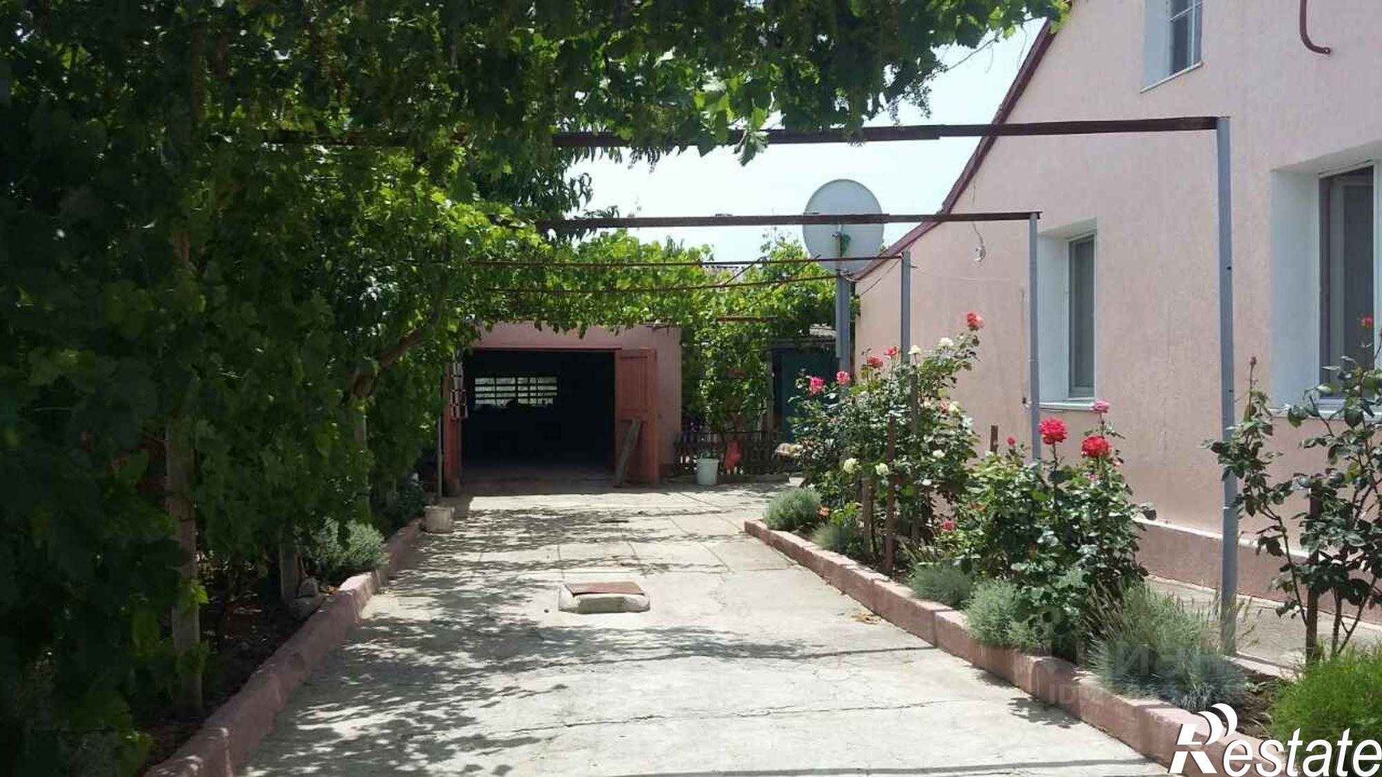 Купить дачу, дом, коттедж за 9 500 000 рублей на Сакский район, село Ромашкино