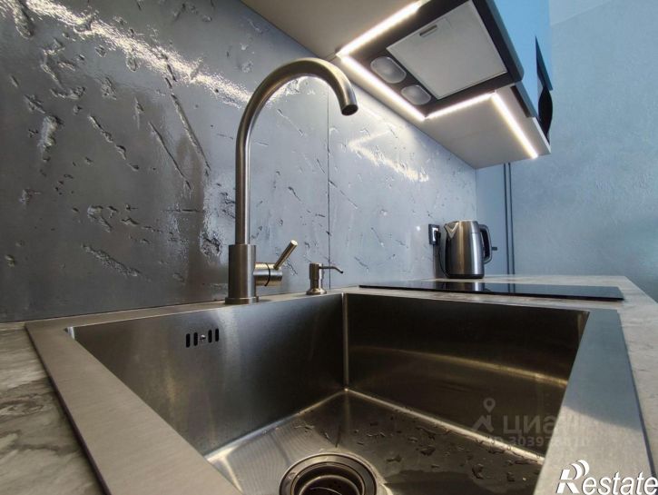 2-комн квартира улица Лётчиков, 10,  д. 10