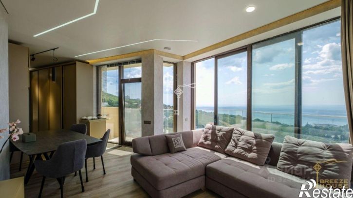 3-комн квартира г Ялта, поселок городского типа Массандра