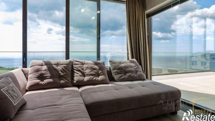 3-комн квартира г Ялта, поселок городского типа Массандра